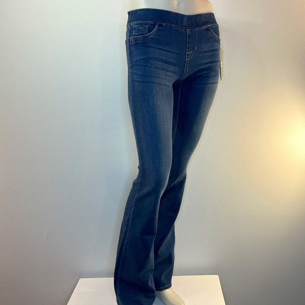 TRACTR Women's Low Rise Flared Blue Jeans - Size 24 (25") - NWT